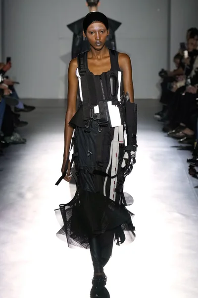 Look 28